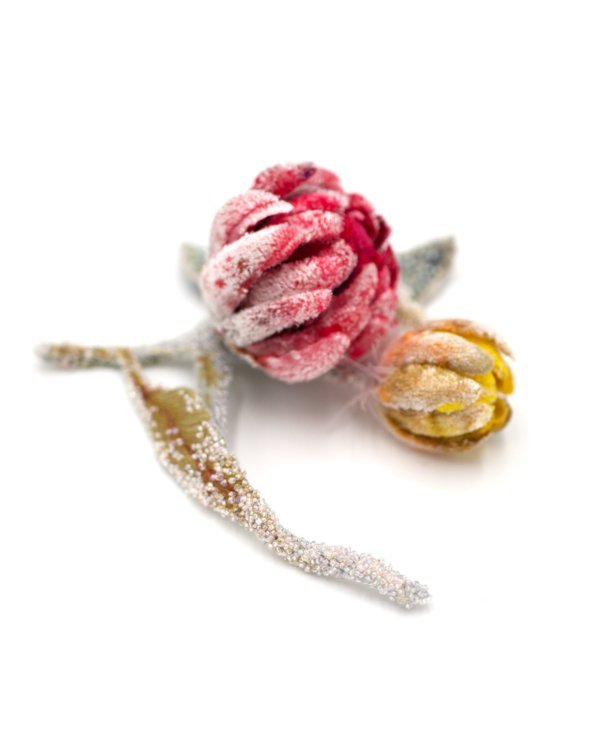 Broche fleur sur branchage