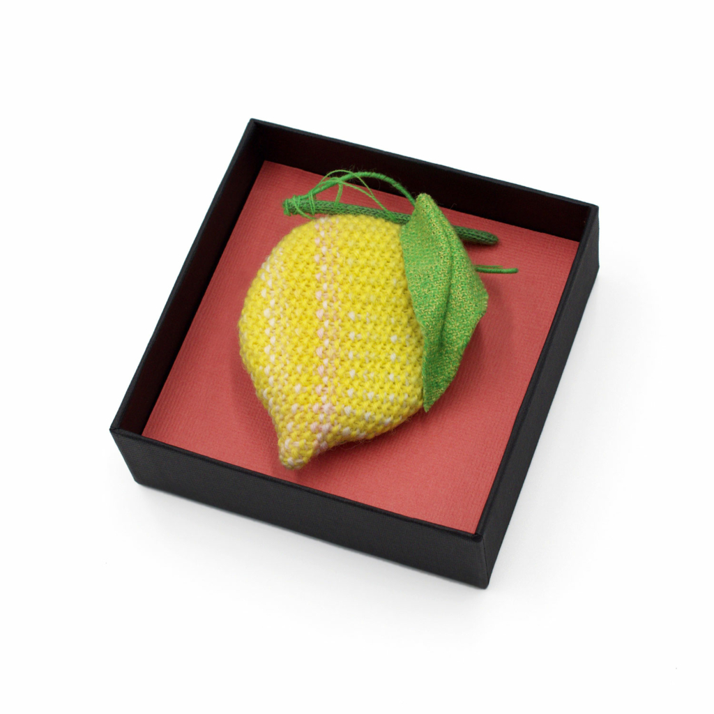 broche citron et feuille